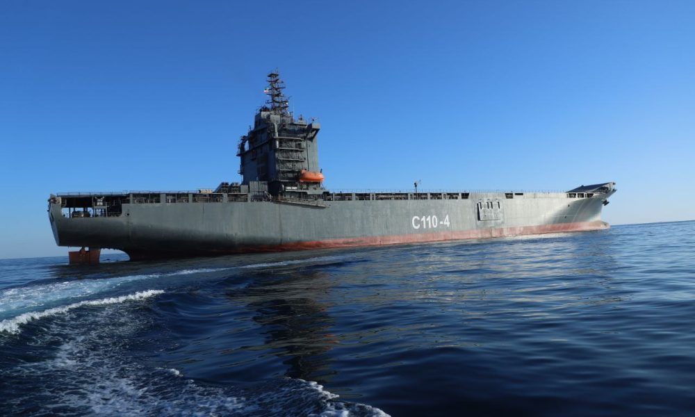 تصاویری از نخستین ناو پهپادبر ایران